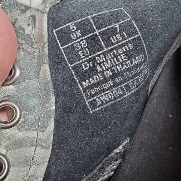 Dr. Martens Metallic Silver Leather Aimilie Lace Up Foldover Boot Size 7 - Picture 11 of 12